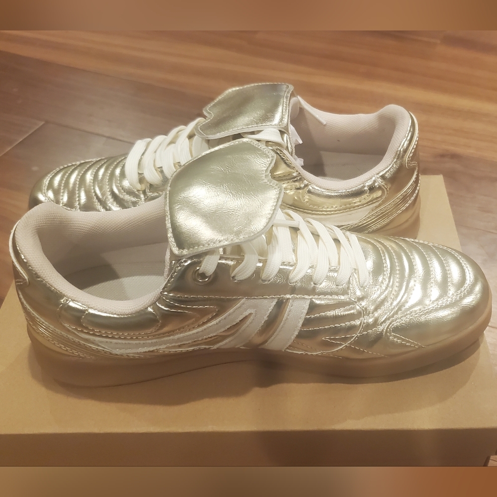 Steve Madden Madrid Gold Metallic Quilted Lace Up Sneakers.